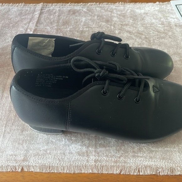 Girls Tap Shoe - Picture 2 of 4